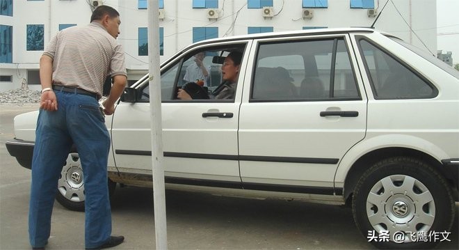 被学员“顶烟”顶死的驾校教练接受顶烟一时爽,抽烟过多得肺癌