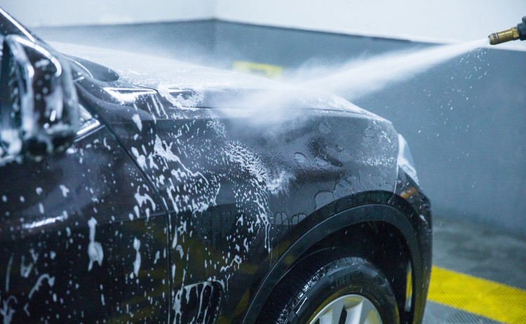 洗车不专业的坏处,洗车不干净全车有污点