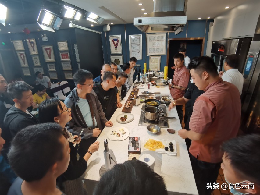 过桥米线传习培训班在昆明举行
