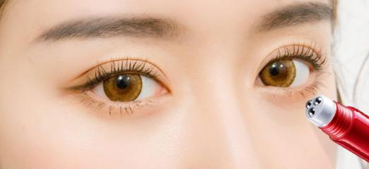 淡化眼纹黑眼圈的方法,女人眼睛看起来很显老要怎样调理