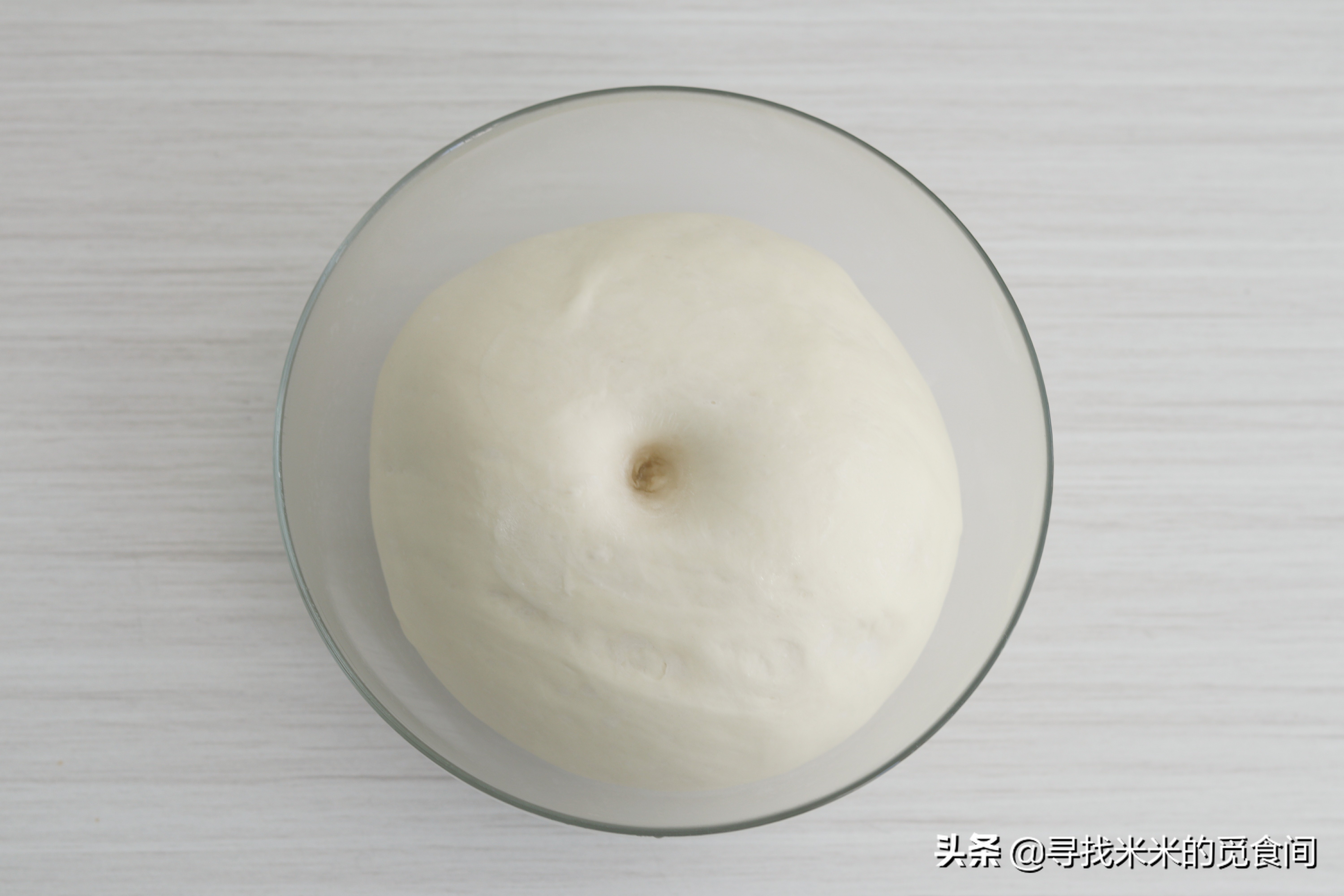 奶香浓郁的小餐包,怎样做软糯奶黄小餐包