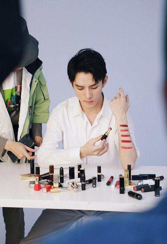 直播行业90%的人月收入不到5000,全国平均月薪超9000