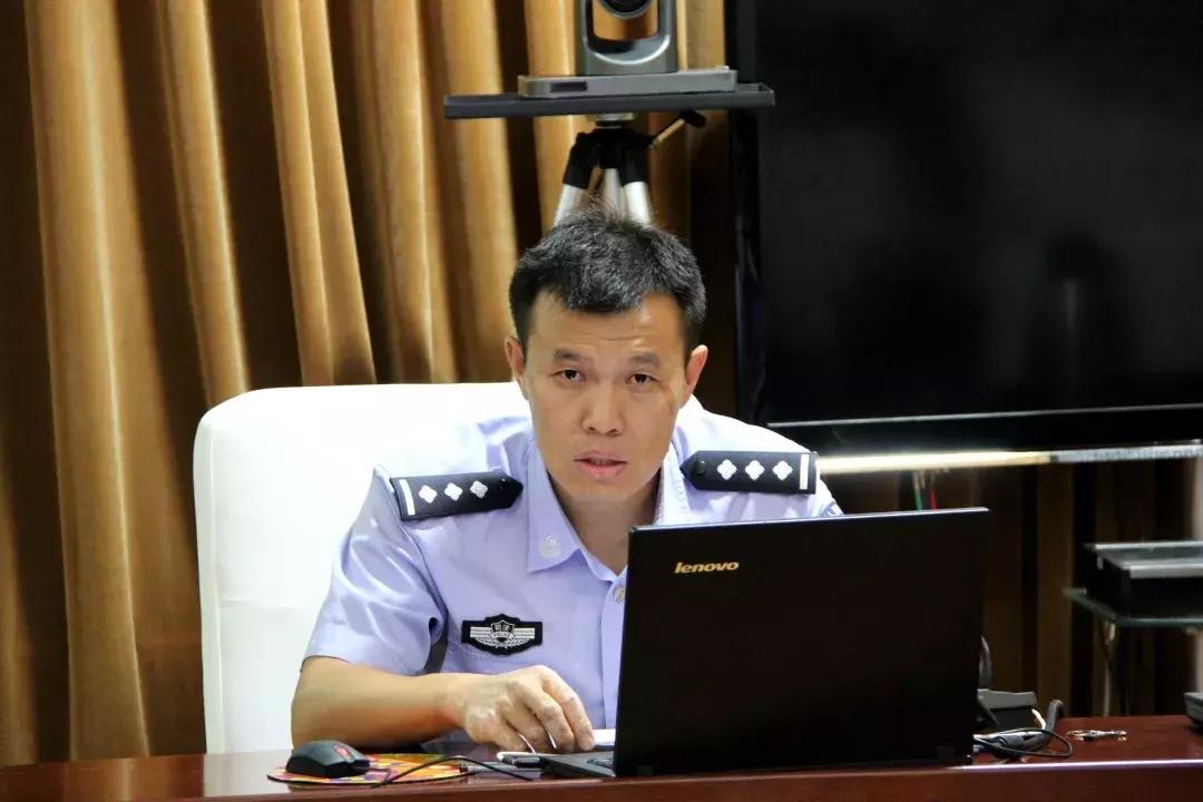 始终坚守初心牢记使命恪尽职守,牢记使命时刻心存敬畏