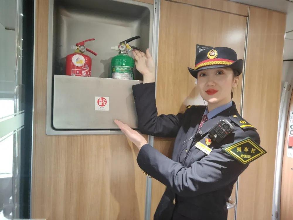 高铁上这些设施不是你想碰就能碰