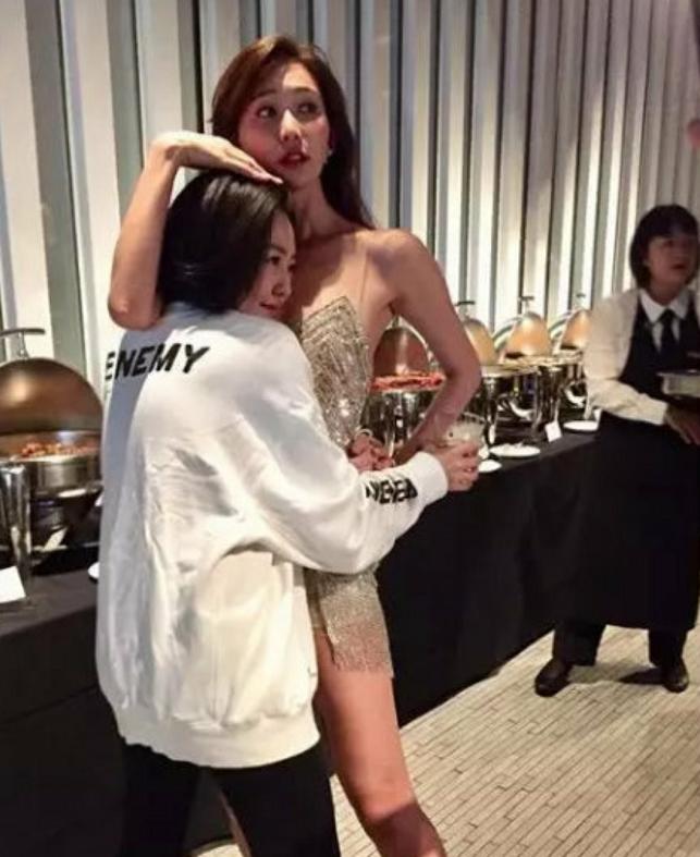 林志玲将与老公合体首秀,48岁林志玲穿结婚时礼服出席活动