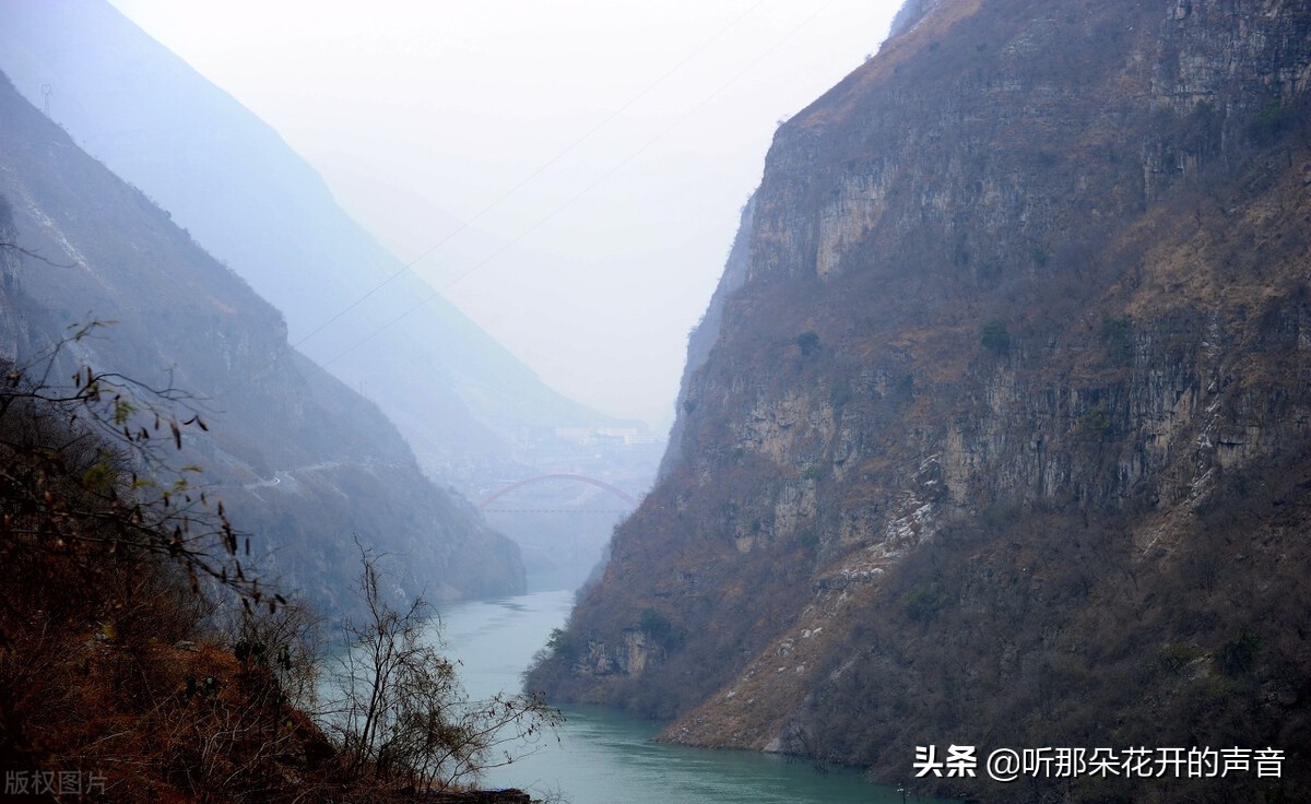 一念远方，一忆故土，两行泪