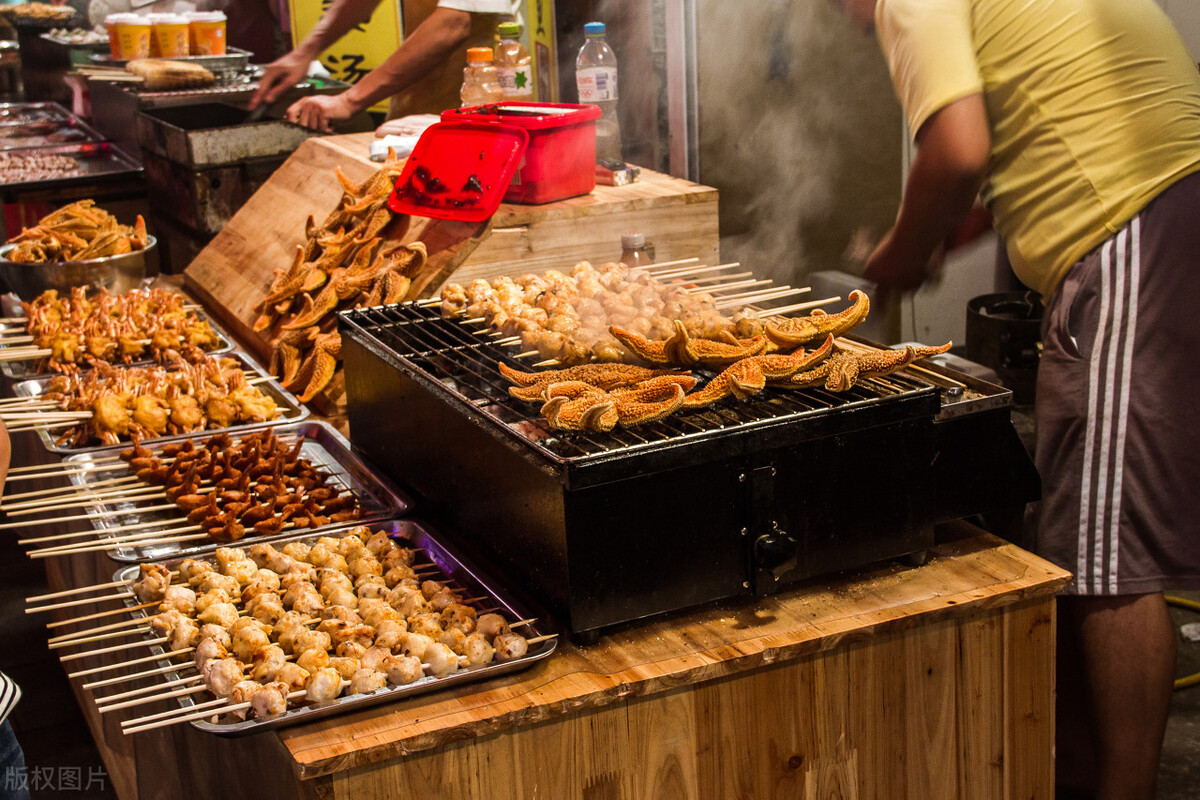 卖烧烤一年能赚100万吗,卖烧烤一个月赚20万