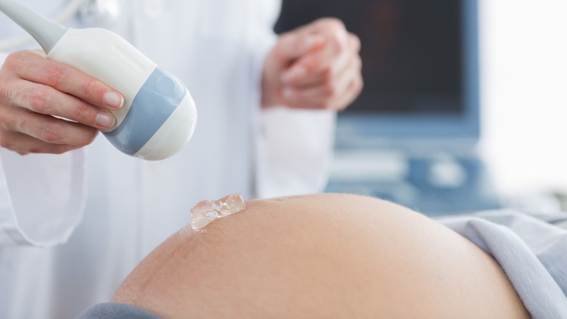 刚怀孕是选择阴超还是B超？阴超和B超有什么区别？孕检需了解