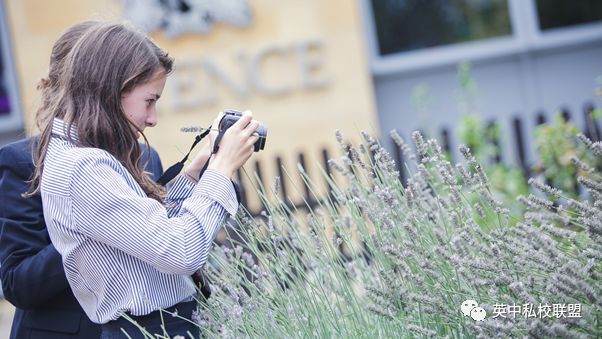 英国私校阿伯茨布罗姆利学校,英国切尔滕纳姆女子学院
