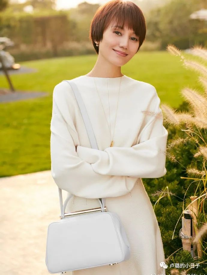 高级感白色休闲包,有高级感名牌的包