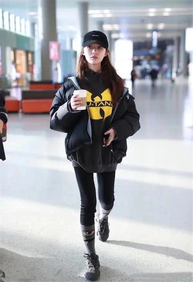 秋冬穿得温暖又时髦全靠这件单品,明星同款平价显瘦秋冬衣服