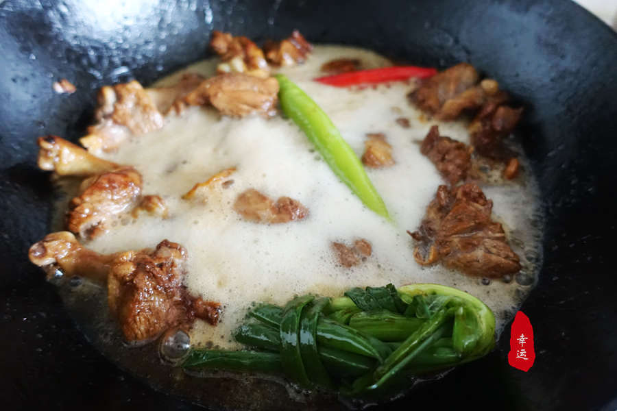 酥脆鸭块,鸭皮酥脆鸭肉鲜嫩