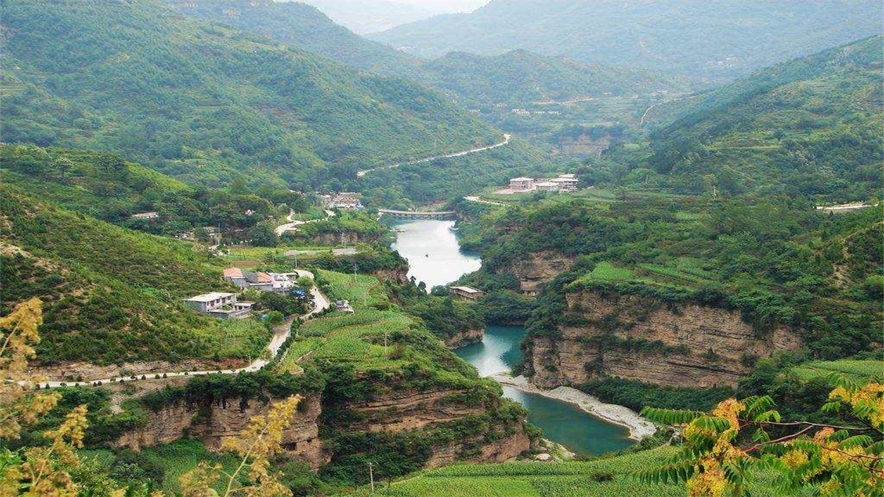 山西大山脚下发现一个无人村,深山发现一个村子与世界隔绝