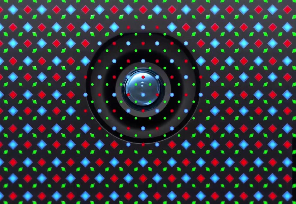 都2021年了，iPhone13的刘海还是去不掉，只能缩小20%？