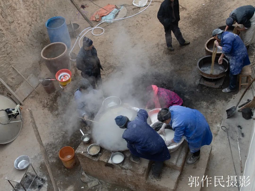 山东漏粉条的过程视频,漏瓢式粉条制作技术视频