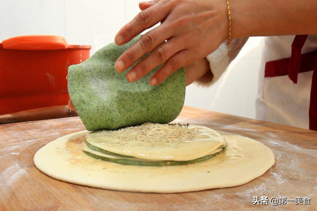 怎样做千层饼才能凉了不发硬,怎么擀千层饼又圆又薄