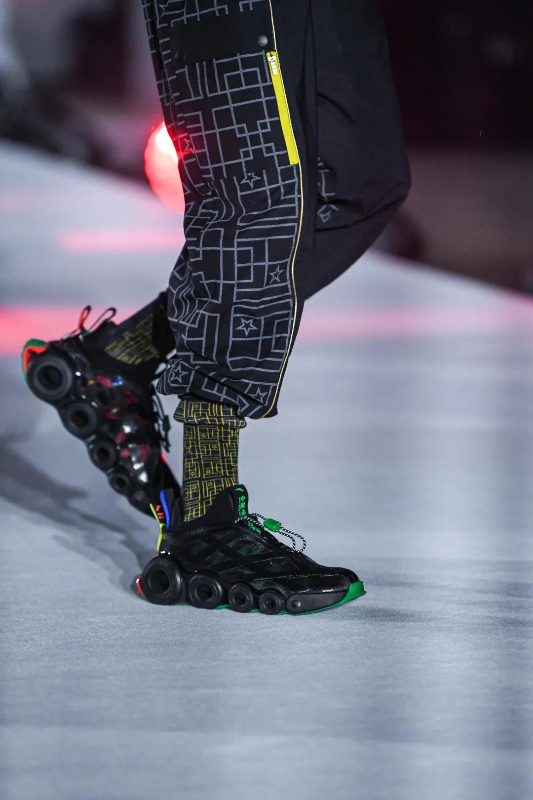 安踏争议广告,安踏广告不走寻常路