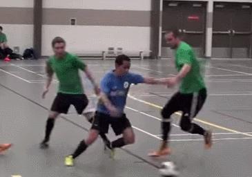 业余足球过人集锦高清,业余足球总结出来的经验