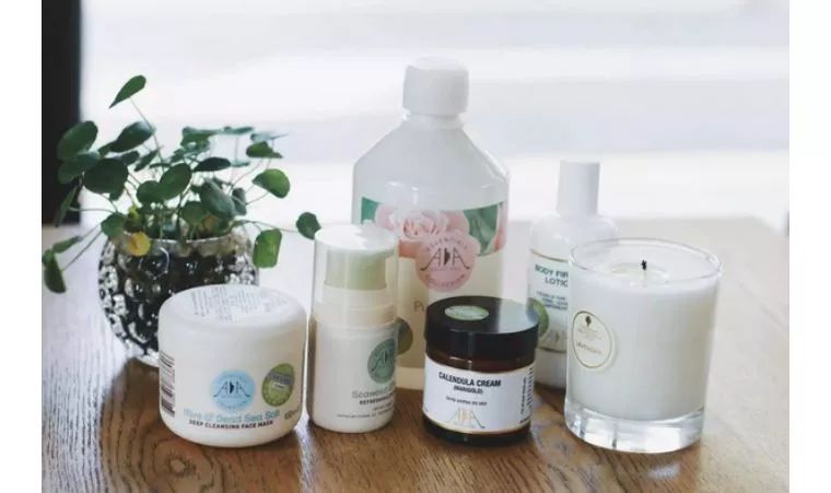 夏天美白护肤品推荐贫民窟,300搞定全套护肤品贫民窟女孩必入