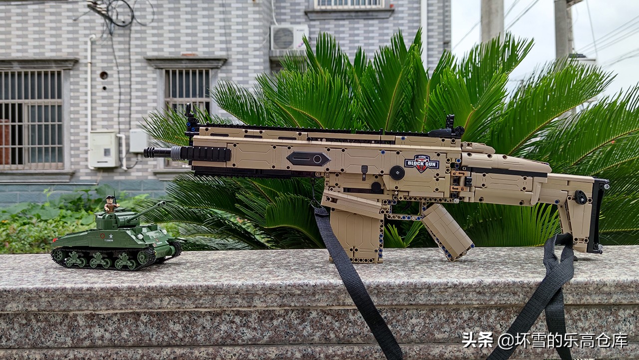 开箱用积木模拟的名枪，优点突出，缺点也很明显