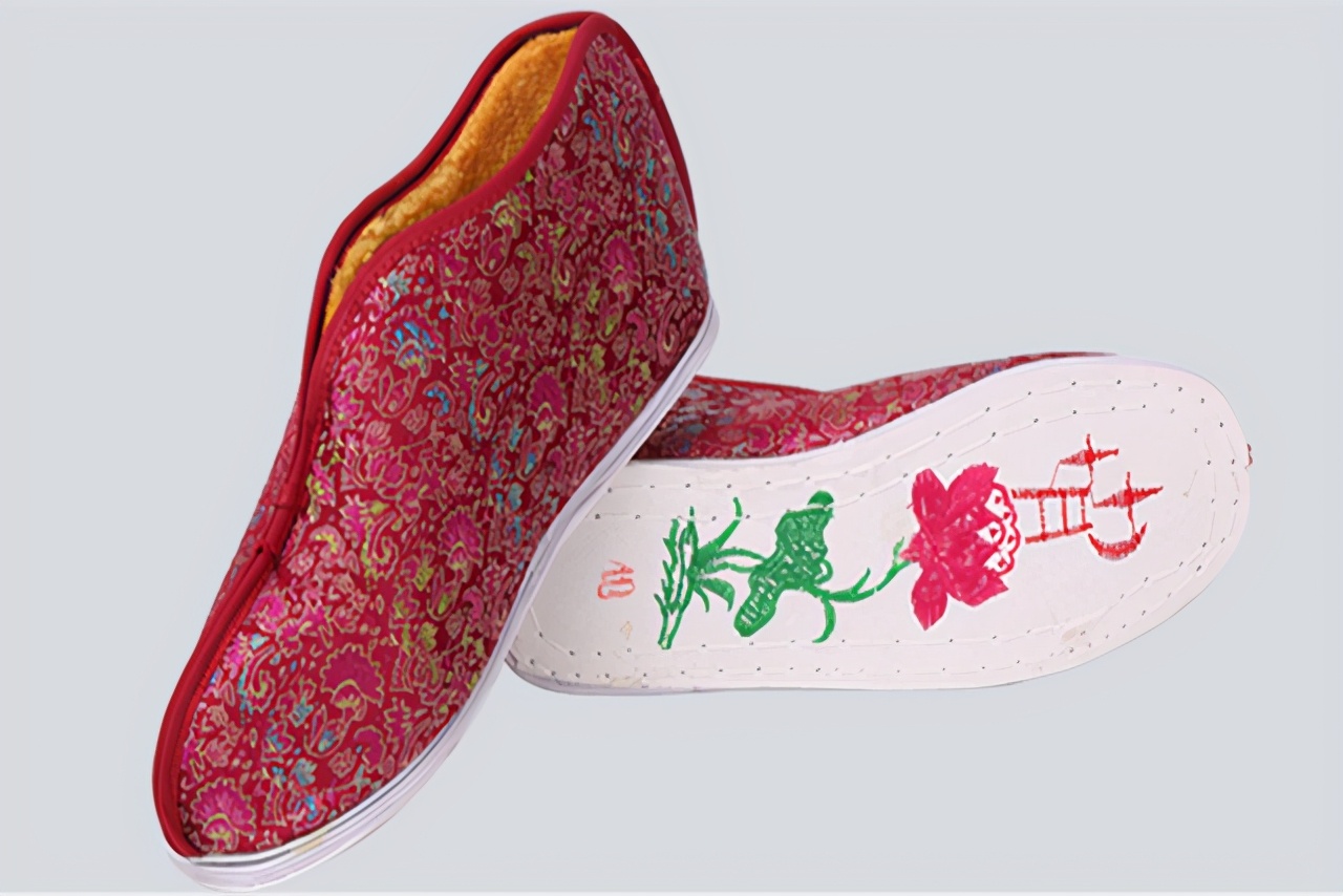 老人去世寿衣有讲究吗,老人去世穿寿衣有什么讲究