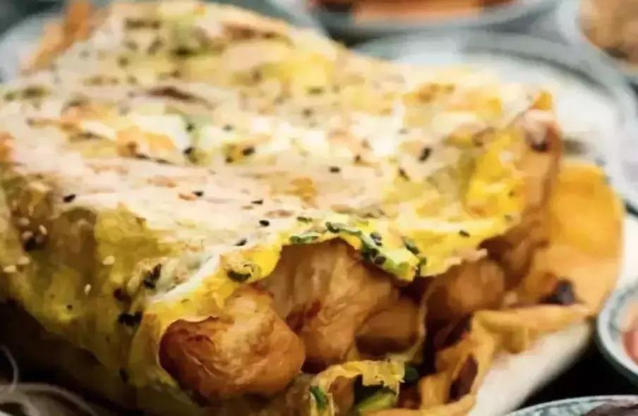 天津特色美食天津煎饼果子 (天津风味小吃三绝)