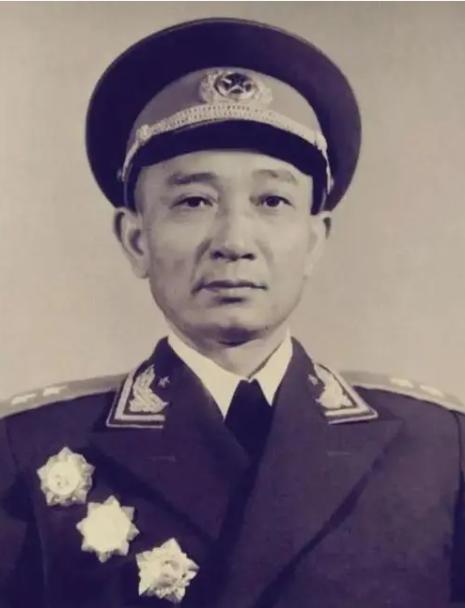 聋哑红军“无功绩”授少尉，​逝​后葬八宝山，周总理曾亲示：多关照