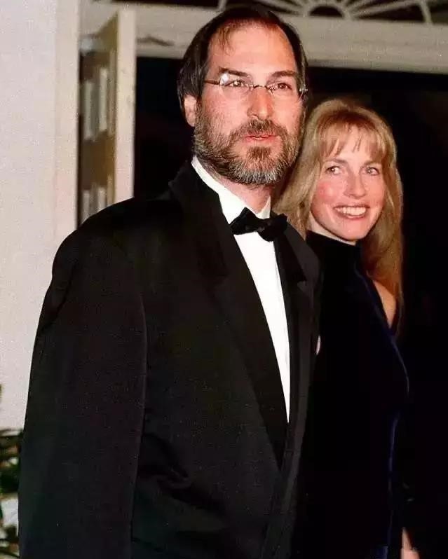 乔布斯养父母为何对乔布斯特别好,乔布斯对待他的亲生父母怎么样