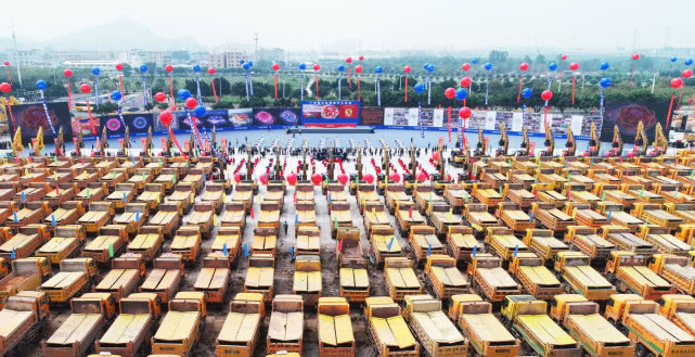 许家印谈恒大足球场,许家印亲自设计的恒大足球场