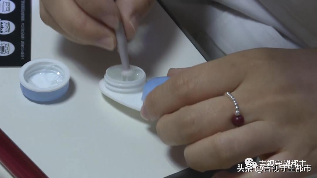 睡眠戴眼罩治疗近视是不是骗人,角膜塑形镜对近视的作用