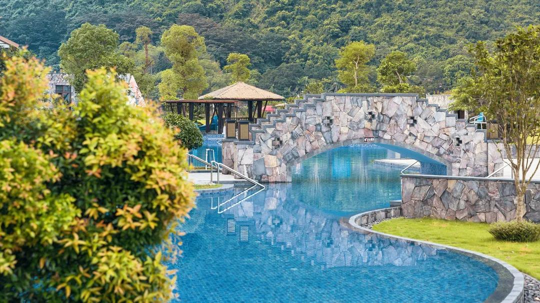 英德宝晶宫天鹅湖温泉酒店好玩吗,英德宝晶宫天鹅湖温泉酒店别墅