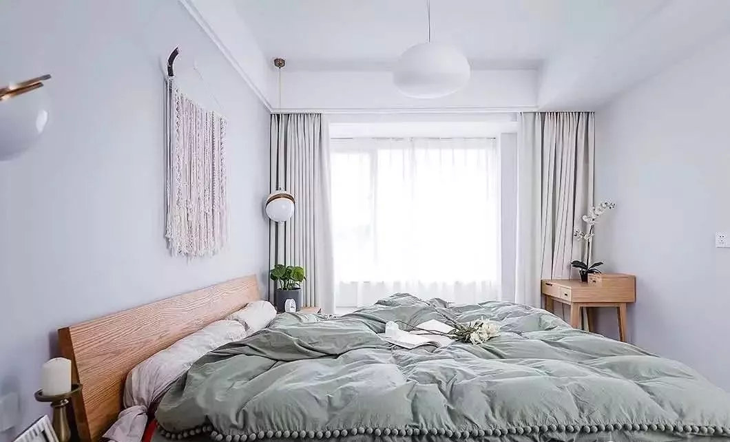 家里装修墙壁太单调怎么办,家里空白墙面怎么装饰实用