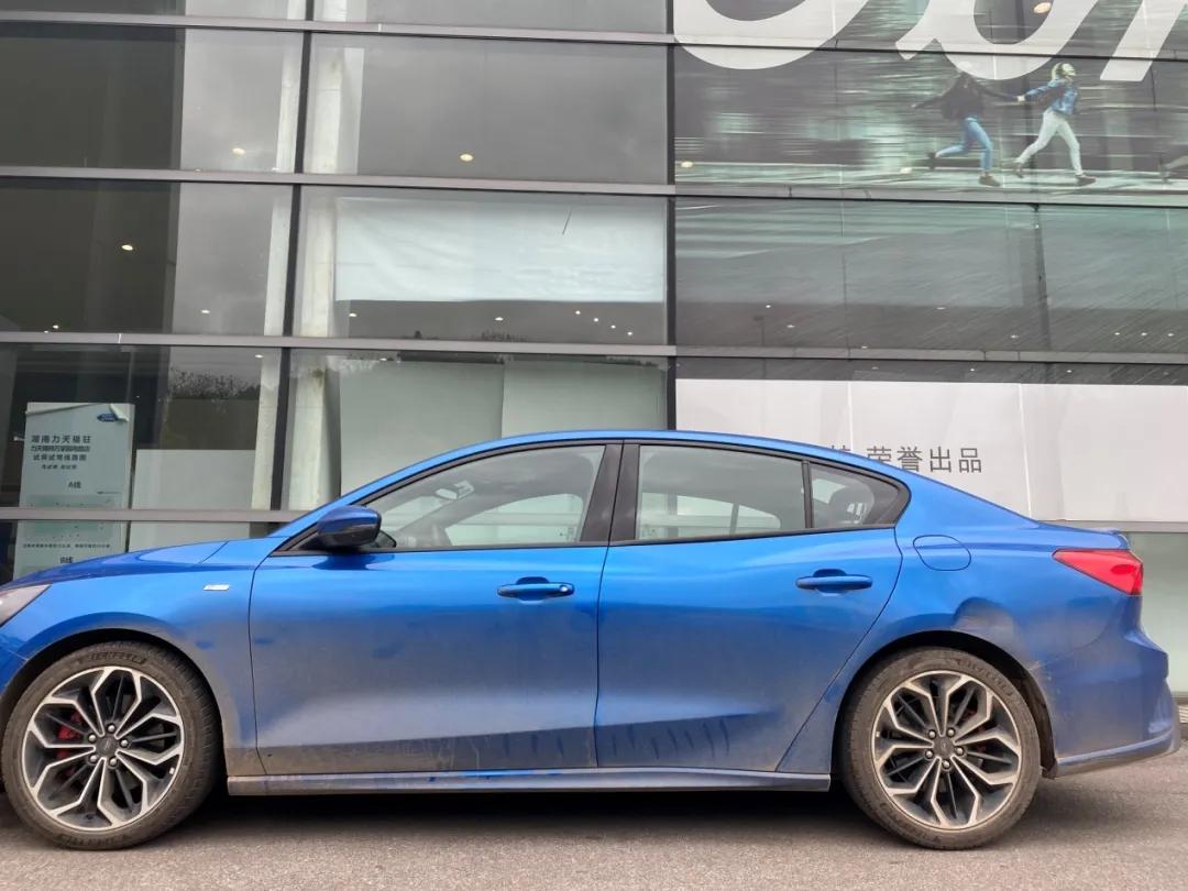 车辆工程师实测福克斯STLine三厢：驾驶感依然让人服气