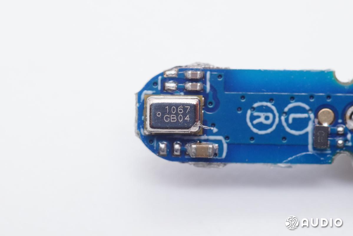 半入耳式降噪耳机jbl,轻量化头戴式无线耳机