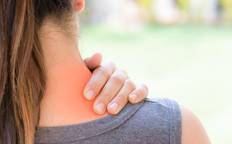 肩膀僵硬最快解决办法,肩膀僵硬怎么快速缓解