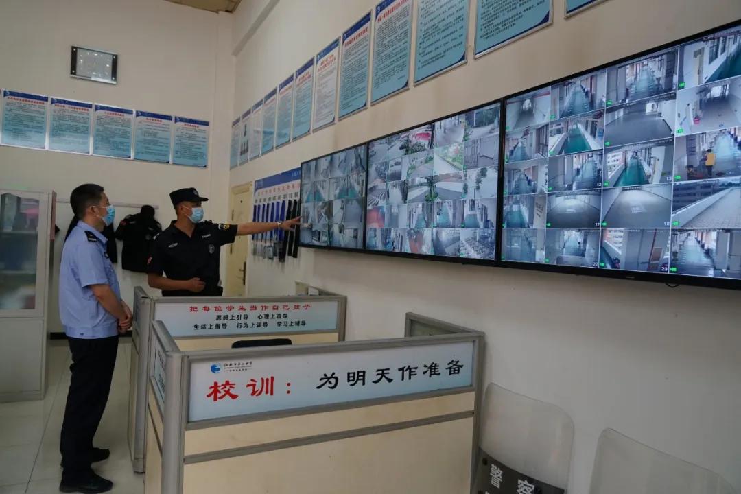 初三开学啦!仙桃公安暖心护航