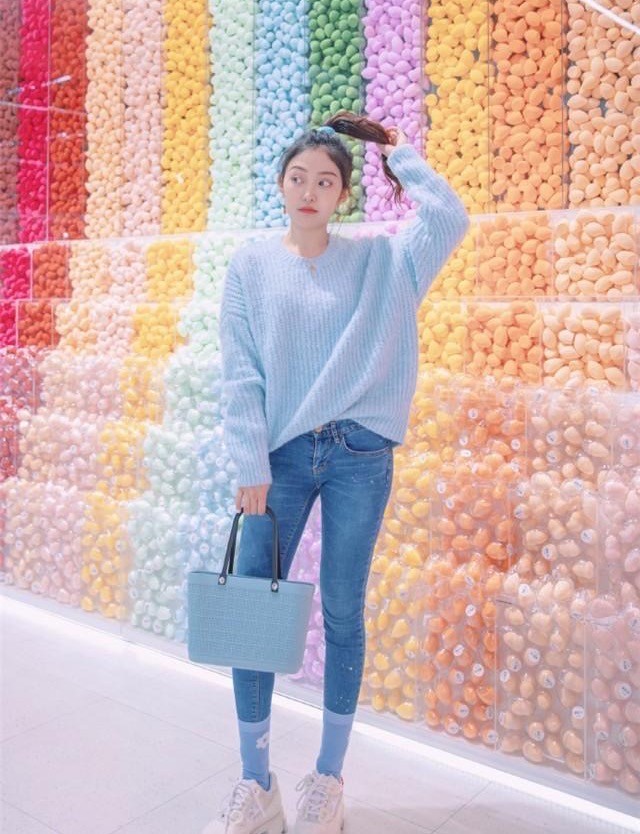 典雅蓝色搭配什么颜色好看,高贵优雅的蓝色搭配