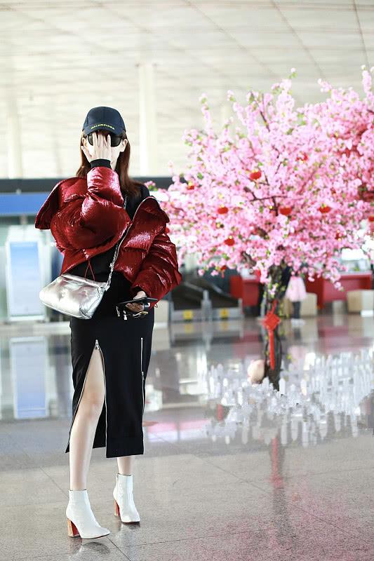 戚薇背带裙穿搭,戚薇穿着