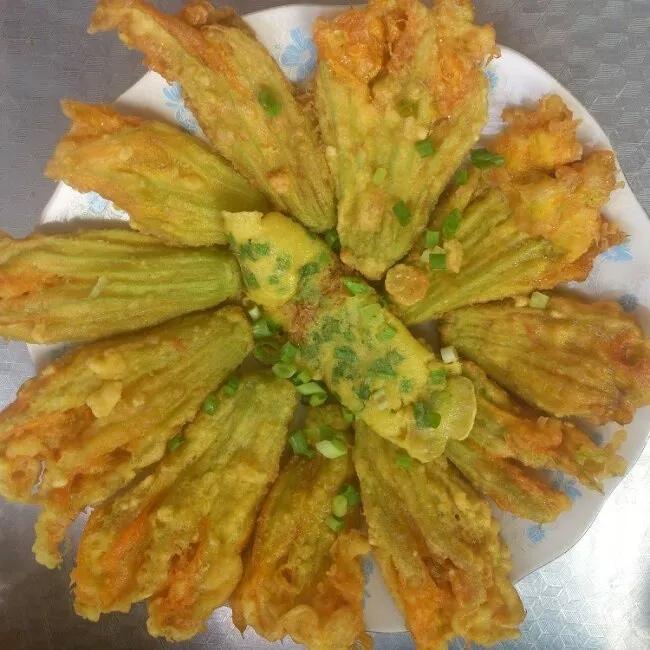 清新的花可以做什么菜,做菜点缀可食用的花