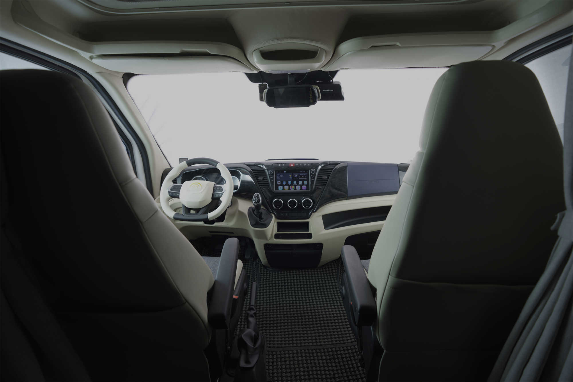 宇通c670房车最新款,宇通房车c553