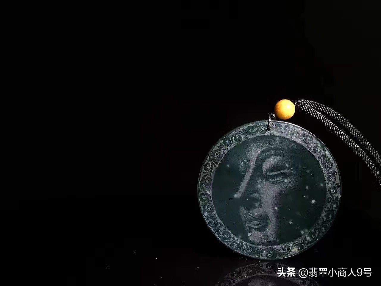 翡翠苍蝇翅原石表现,翡翠的苍蝇翅是啥样的啊