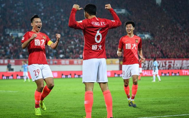 足球名记怒怼巩汉林,中国足球名场面互骂