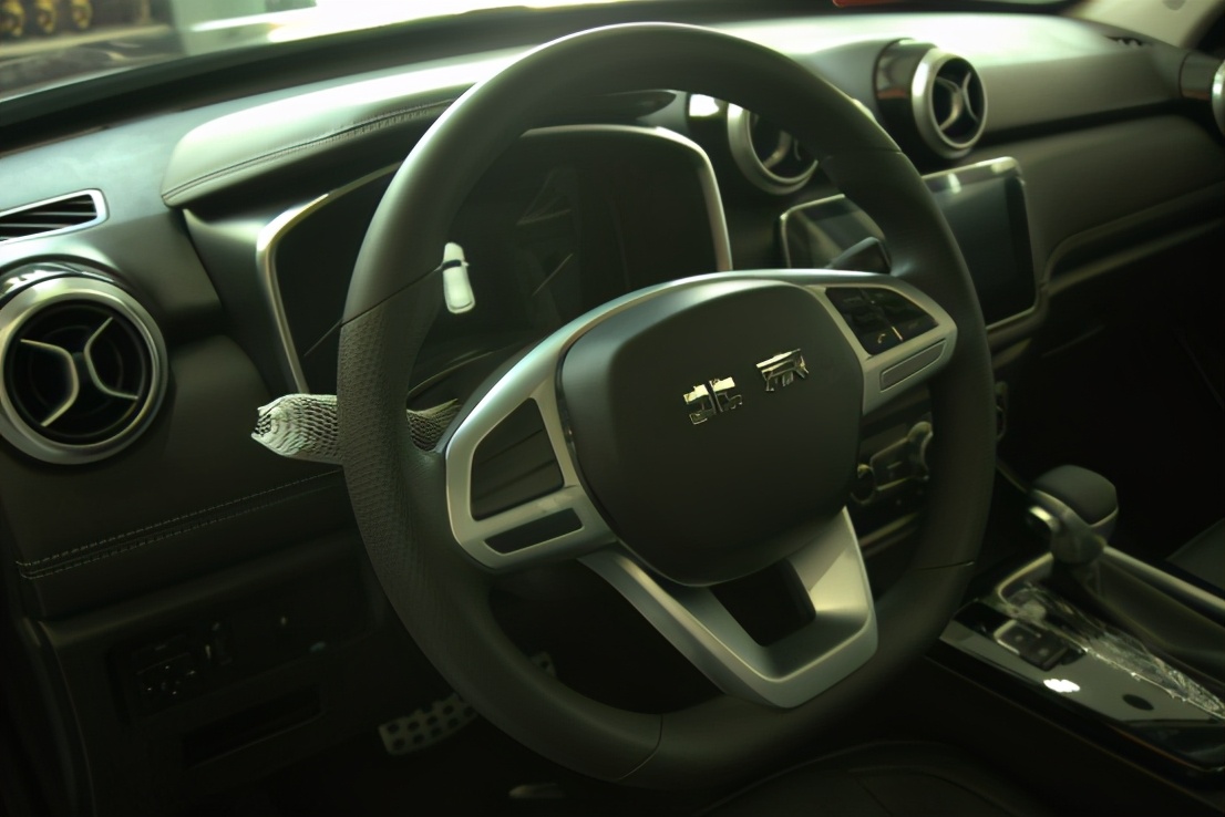 全新bj30预售11.99万元起,城市suv的越野范儿体验北京bj30