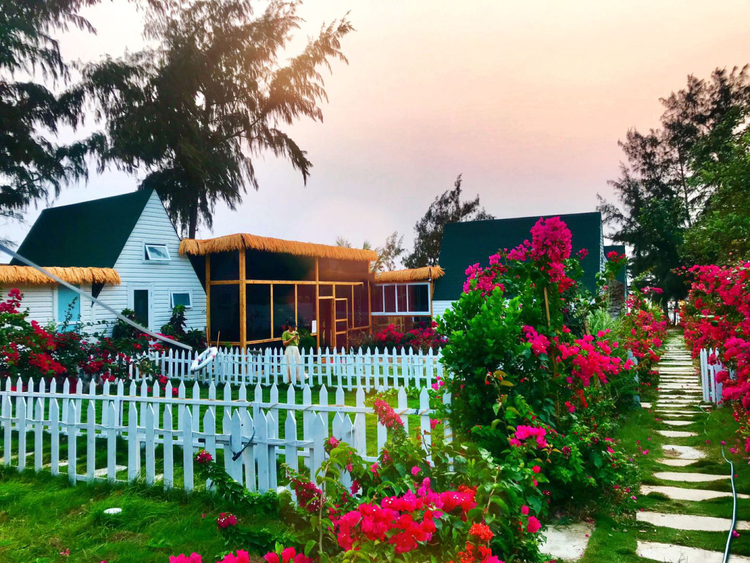 网红木屋民宿多少钱一套,轻奢民宿木屋