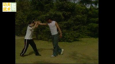 被锁喉怎么擒拿,被歹徒抓住双手怎么办