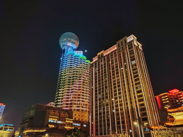 摩托罗拉edges和骁龙865,摩托罗拉edgex30首发骁龙8