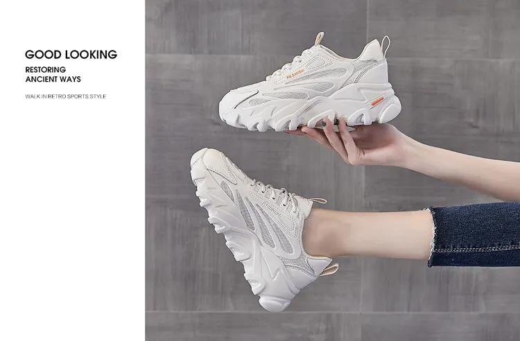 谁说小白鞋土这样穿又酷又美,2021流行的小白鞋显瘦又百搭