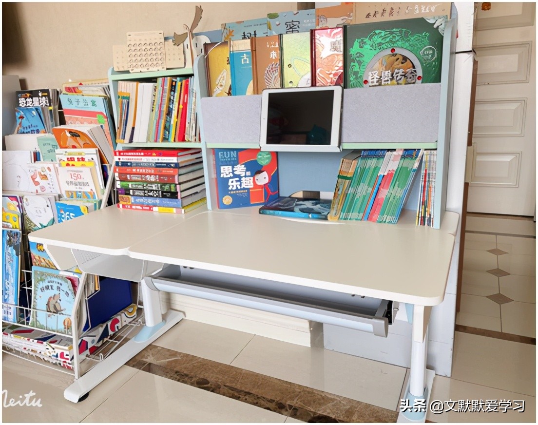 爱果乐学习桌和西昊学习桌哪个好,西昊学习桌和黑白调学习桌