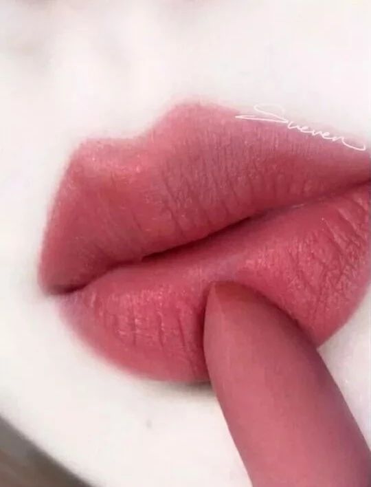 李佳琦推荐了三百多只口红，我帮你们选出了绝对不会出错的八只