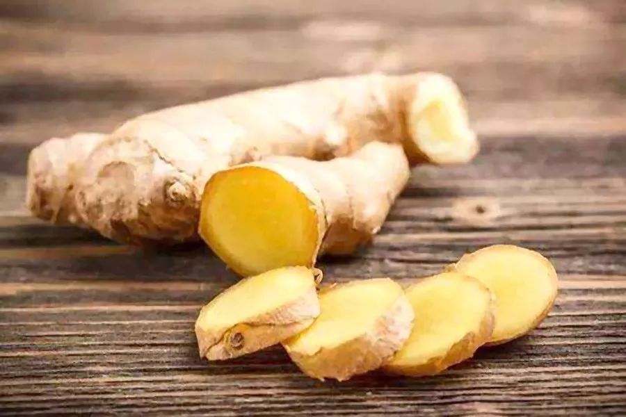 姜片能治疗皮肤病吗,酒泡生姜能治疗皮肤病吗